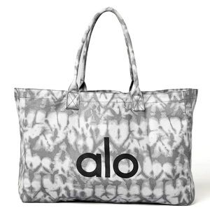 Alo Yoga logo Tote bag